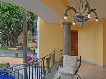 Vendo Fina Residencia Estilo Italiano en Cuernavaca, Morelos