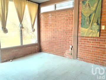 Casa en Venta en Cuautitlán Estado de México con uso de suelo habitacional/comercial