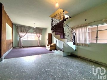 Casa en Venta en Cuautitlán Estado de México con uso de suelo habitacional/comercial