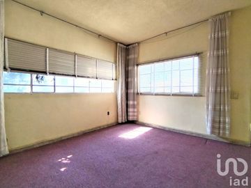 Casa en Venta en Cuautitlán Estado de México con uso de suelo habitacional/comercial