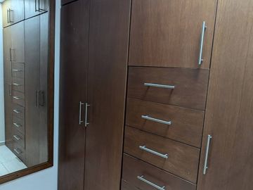 Hermosa Casa en Puerta Real, 4 Recámaras, 4.5 Baños, 3 Autos, Alberca, Lujo!
