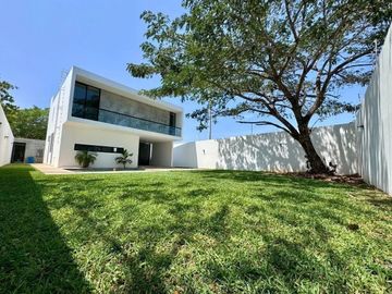 360M2 Construcción Entrega inmediata| En privada con Amenidades|