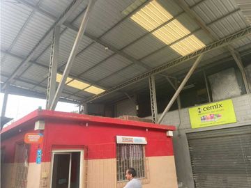 Vendo galpón con bodegas y oficina
