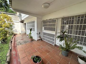 Se VENDE Casa Tipo Dúplex en Altos de Miraflores, Betania, Panamá