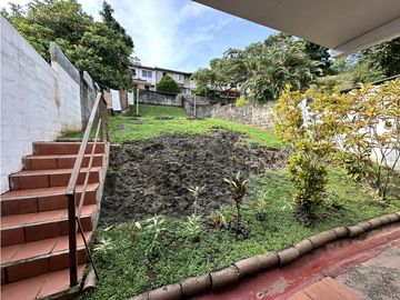 Se VENDE Casa Tipo Dúplex en Altos de Miraflores, Betania, Panamá