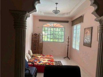VENDO CASA EN SANTIAGO DE VERAGUAS CON PISCINA