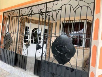 VENDO CASA EN SANTIAGO DE VERAGUAS CON PISCINA