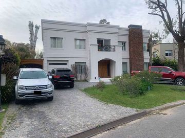 Casa en venta en Fincas de Iraola I