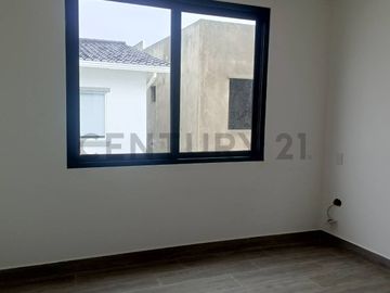 Venta Casa de Estreno con Jacuzzi en Urb. Mallorca Village V.Bah