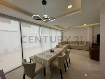 Venta Casa de Estreno con Jacuzzi en Urb. Mallorca Village V.Bah
