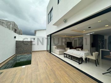 Venta Casa de Estreno con Jacuzzi en Urb. Mallorca Village V.Bah