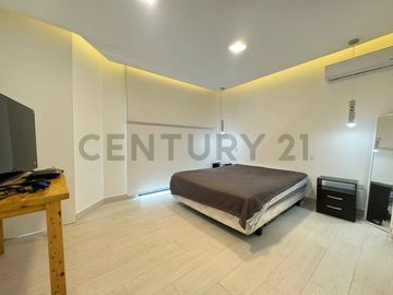 Venta Casa de Estreno con Jacuzzi en Urb. Mallorca Village V.Bah