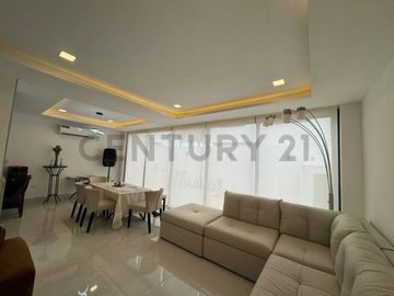 Venta Casa de Estreno con Jacuzzi en Urb. Mallorca Village V.Bah