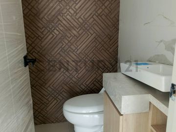 Venta Casa de Estreno con Jacuzzi en Urb. Mallorca Village V.Bah