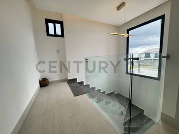 Venta Casa de Estreno con Jacuzzi en Urb. Mallorca Village V.Bah