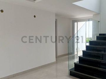 Venta Casa de Estreno con Jacuzzi en Urb. Mallorca Village V.Bah