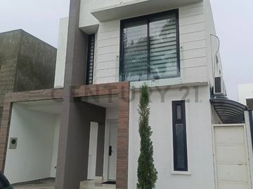 Venta Casa de Estreno con Jacuzzi en Urb. Mallorca Village V.Bah