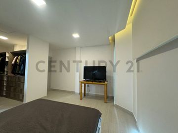 Venta Casa de Estreno con Jacuzzi en Urb. Mallorca Village V.Bah