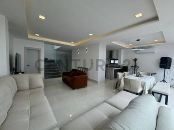 Venta Casa de Estreno con Jacuzzi en Urb. Mallorca Village V.Bah