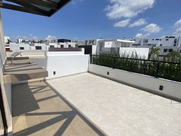CASA EN VENTA MODERNA Y EXCELENTES ACABADOS EN LOMAS DE ANGELÓPOLIS