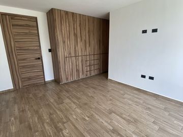 CASA EN VENTA MODERNA Y EXCELENTES ACABADOS EN LOMAS DE ANGELÓPOLIS