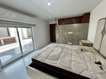 Se vende casa amplia, moderna con alberca en la col. Hidalgo