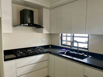 Se vende o renta casa completamente remodelada, Fracc. San Javier, zona aeropuerto