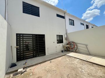 Se vende o renta casa completamente remodelada, Fracc. San Javier, zona aeropuerto
