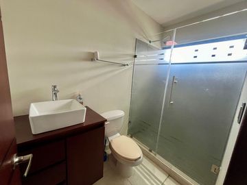 Se vende o renta casa completamente remodelada, Fracc. San Javier, zona aeropuerto