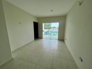 Se vende o renta casa completamente remodelada, Fracc. San Javier, zona aeropuerto