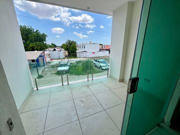 Se vende o renta casa completamente remodelada, Fracc. San Javier, zona aeropuerto