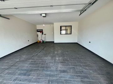 Se vende o renta casa completamente remodelada, Fracc. San Javier, zona aeropuerto