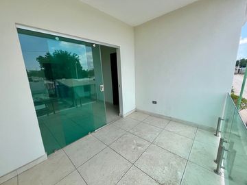 Se vende o renta casa completamente remodelada, Fracc. San Javier, zona aeropuerto