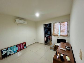 Se vende casa con terreno excedente y ampliación en privada con alberca, Stanza Toscana, Valle Alto