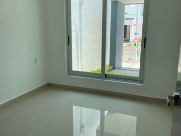 CASA DOS PLANTAS-  EN FRACCIONAMIENTO PRIVADO AL NORTE DE LA CIUDAD