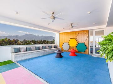 Penthouse 1201 T1 Zoho Skies