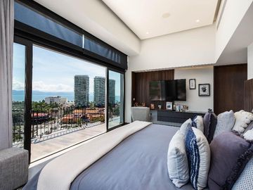 Penthouse 1201 T1 Zoho Skies