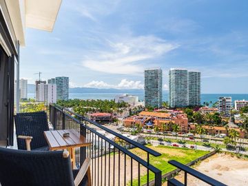 Penthouse 1201 T1 Zoho Skies