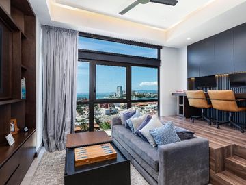 Penthouse 1201 T1 Zoho Skies