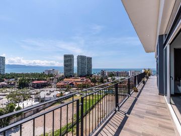 Penthouse 1201 T1 Zoho Skies