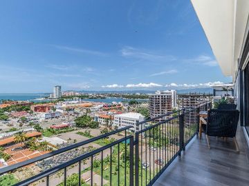 Penthouse 1201 T1 Zoho Skies