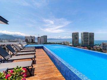 Penthouse 1201 T1 Zoho Skies