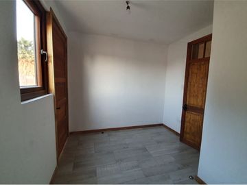 Oportunidad! 2 preciosas casas en Parcela.