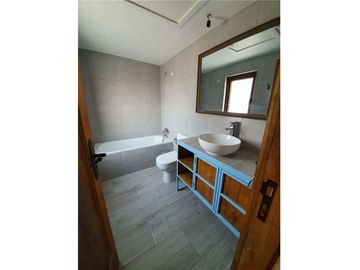 Oportunidad! 2 preciosas casas en Parcela.