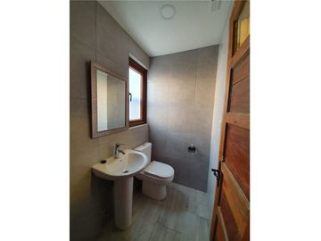Oportunidad! 2 preciosas casas en Parcela.