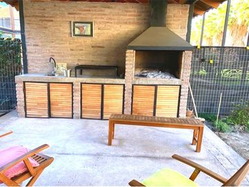 Oportunidad! 2 preciosas casas en Parcela.