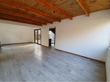 Parcela, con 2 preciosas casas en el mejor sector!