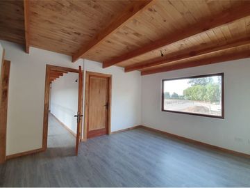 Parcela, con 2 preciosas casas en el mejor sector!