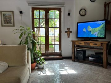 OPORTUNIDAD DE INVERSION, CASA / LOTE APTO DESARROLLO, ISLAS MALVINAS, SANTA GENOVEVA
