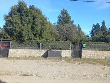 Venta Casa en  Reina Mora con 1145m2 de parque Bariloche